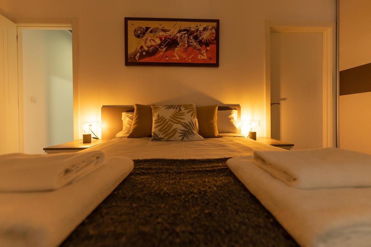 Cormelana Plaza Apartment A Coruna Ngoại thất bức ảnh