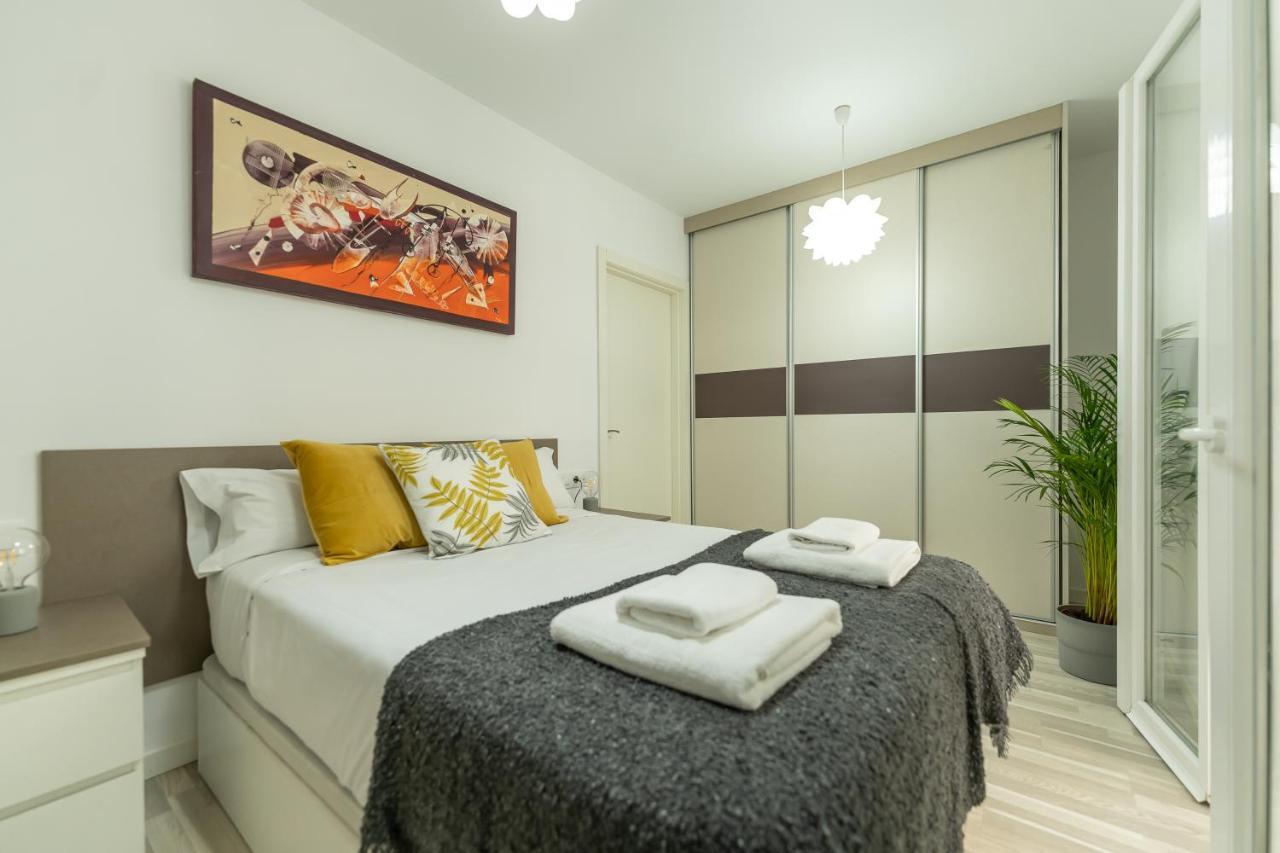 Cormelana Plaza Apartment A Coruna Ngoại thất bức ảnh
